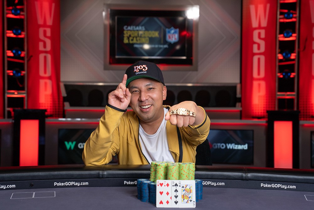 WSOP 2023: Stephen Nahm holt das kleine PLO Bracelet | PokerFirma